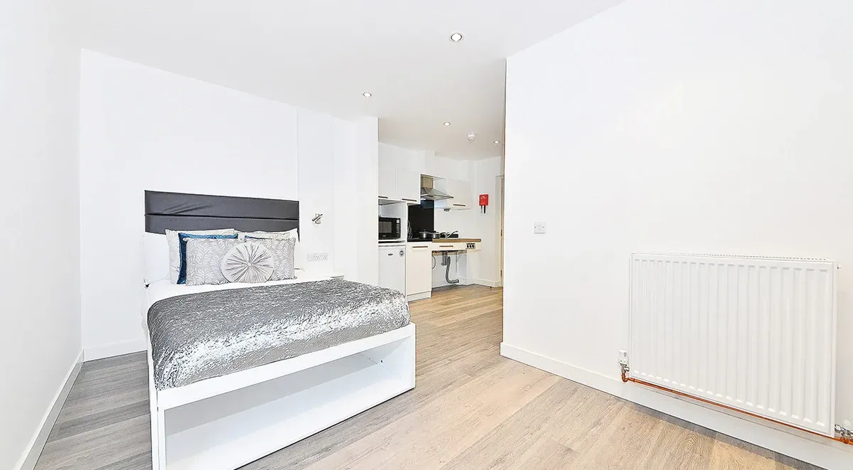 Large Premium Studio